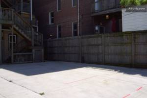 Wrigleyville House Parking